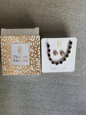 Black and Gold Beaded Bracelet & Stud Earring Set